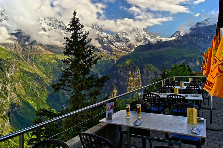 Foto: http://scribol.com/travel/these-15-breathtaking-restaurants-literally-take-dining-to-new-heights/20